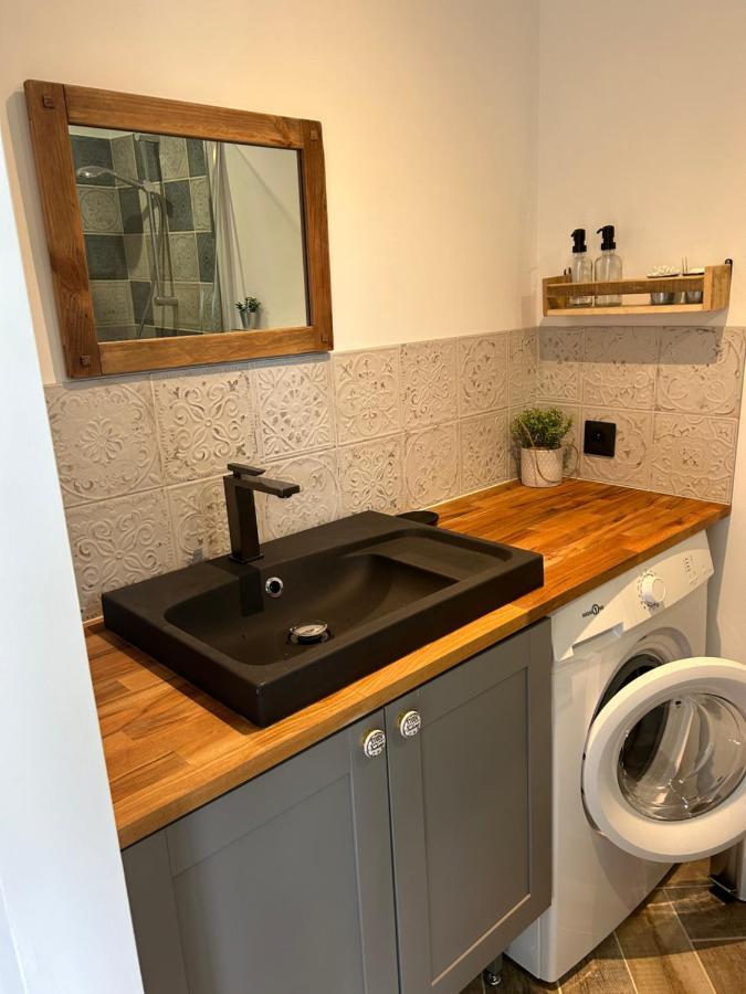 Charmant Studio Dans Villa - Jardin Privatif . Ла Сен-сюр-Мер Екстериор снимка