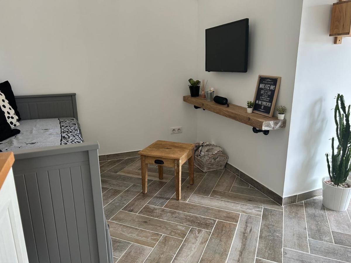 Charmant Studio Dans Villa - Jardin Privatif . Ла Сен-сюр-Мер Екстериор снимка